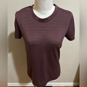 Lulu short sleeve burgundy top.